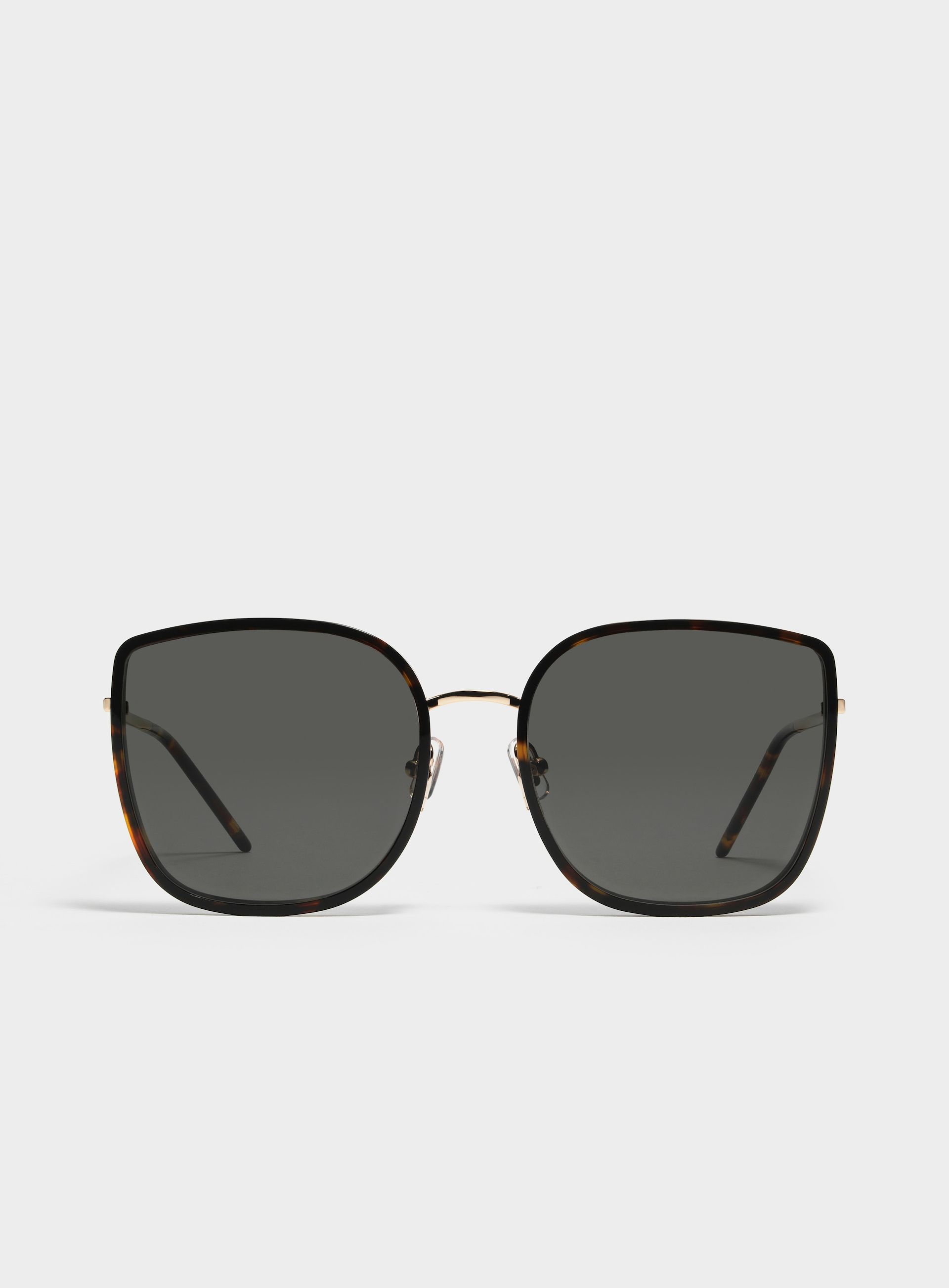 <? $selectedSimpleProduct['name'] ?? $item['product']['name'] ?>