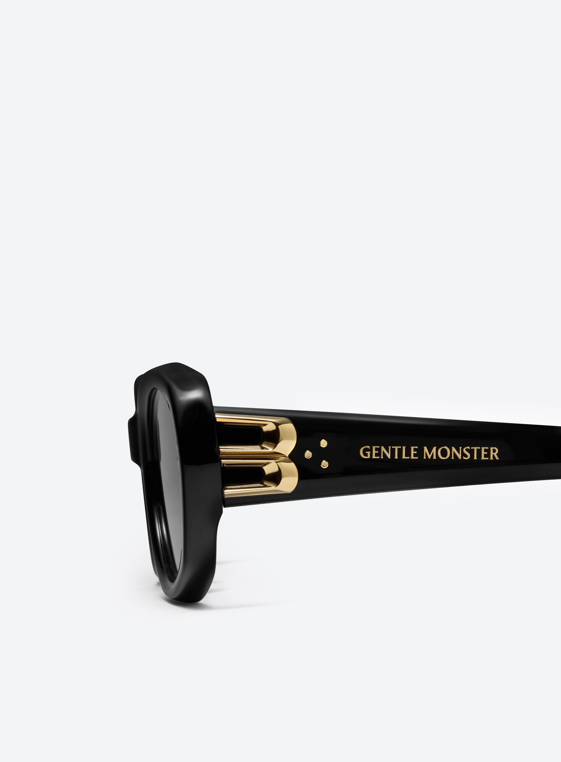 Ninishe 01 | Gentle Monster